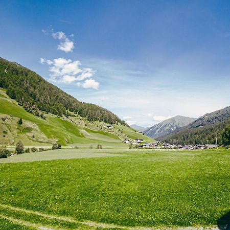 Nedererhof - Zimmer Enzian Mit Gemeinschaftskueche Schmirn Kültér fotó
