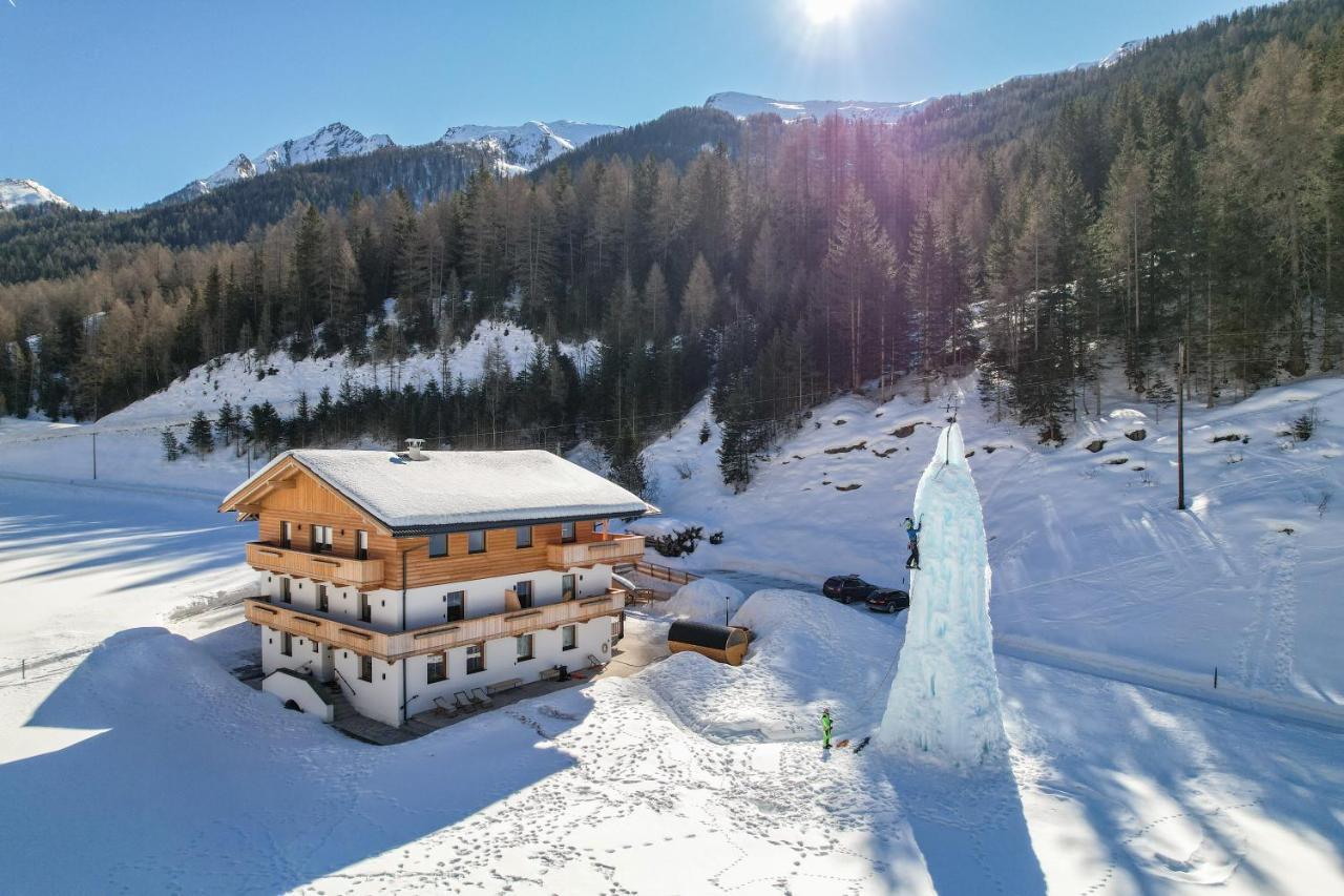 Nedererhof - Zimmer Enzian Mit Gemeinschaftskueche Schmirn Kültér fotó