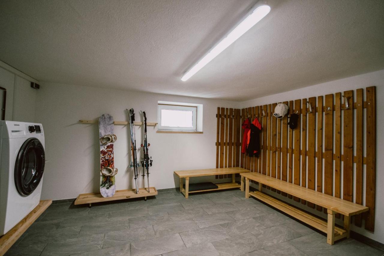 Nedererhof - Zimmer Enzian Mit Gemeinschaftskueche Schmirn Kültér fotó